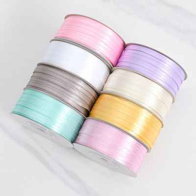 3 mm de color variado estrecho de alta durabilidad de poliéster de cinta de satén personalizada para el embalaje de regalos
