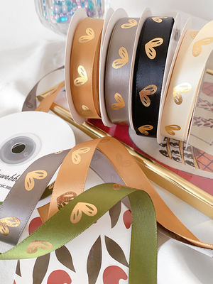 16mm Patrón de corazón cinta de papel de oro impresa para el embalaje de regalos y la decoración