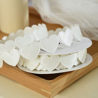 1.5cm*9m 2.5cm*9m Forma de corazón el día de San Valentín cinta de regalo de poliéster para el embalaje de regalo de lujo